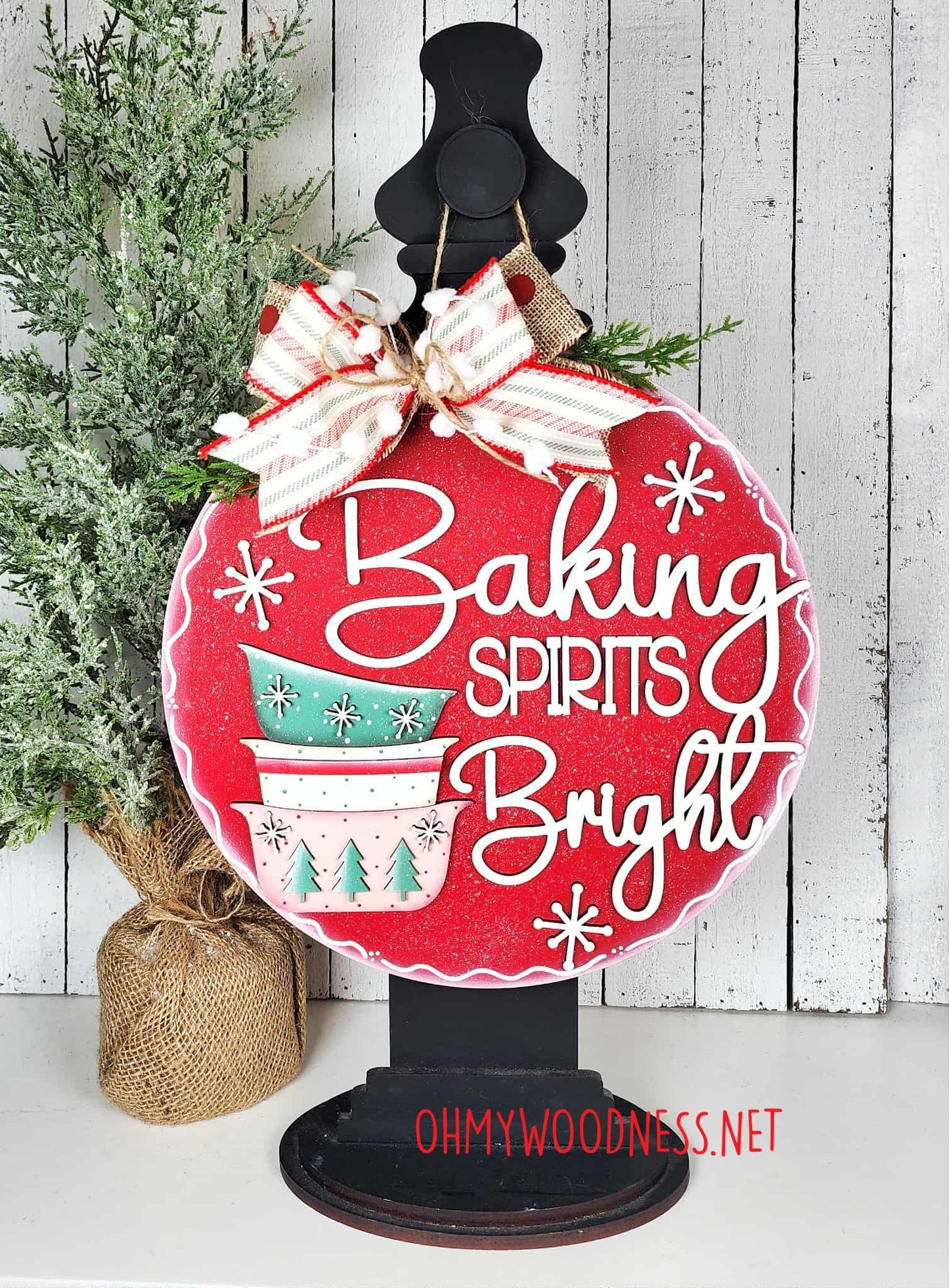 Baking Spirits Bright Round Door Hanger - 10.5 inches - DIY