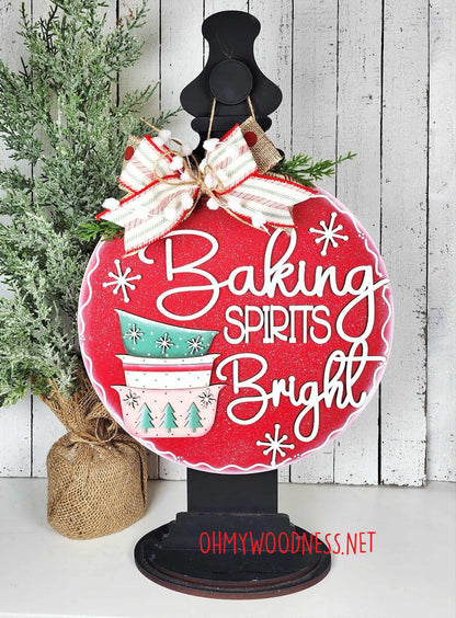 Baking Spirits Bright Round Door Hanger - 10.5 inches - DIY